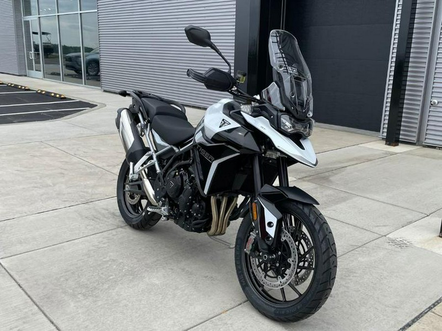 2024 Triumph Tiger 900 GT Snowdonia White / Sapphire Black