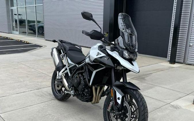 2024 Triumph Tiger 900 GT Snowdonia White / Sapphire Black