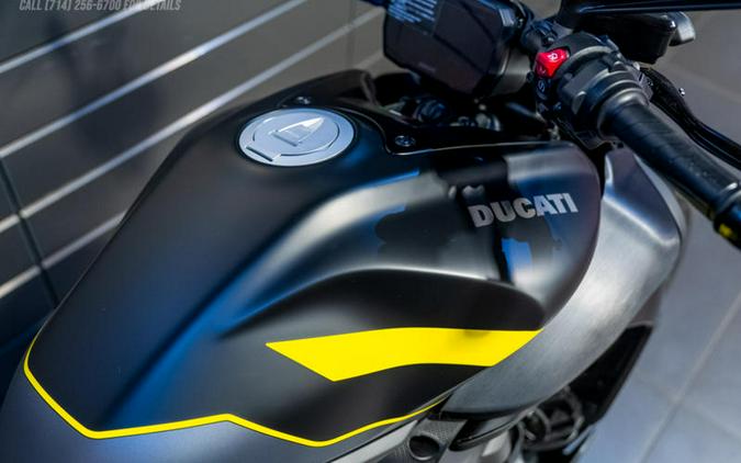 2026 Ducati Diavel V4 Black Roadster