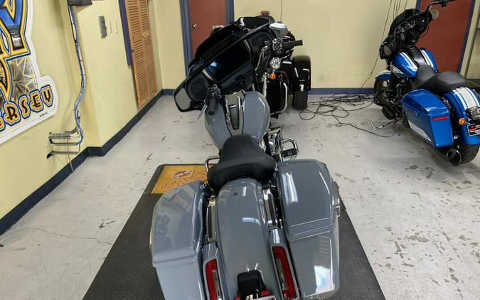 2026 Harley-Davidson® Street Glide® Dark Billiard Gray Chrome Trim