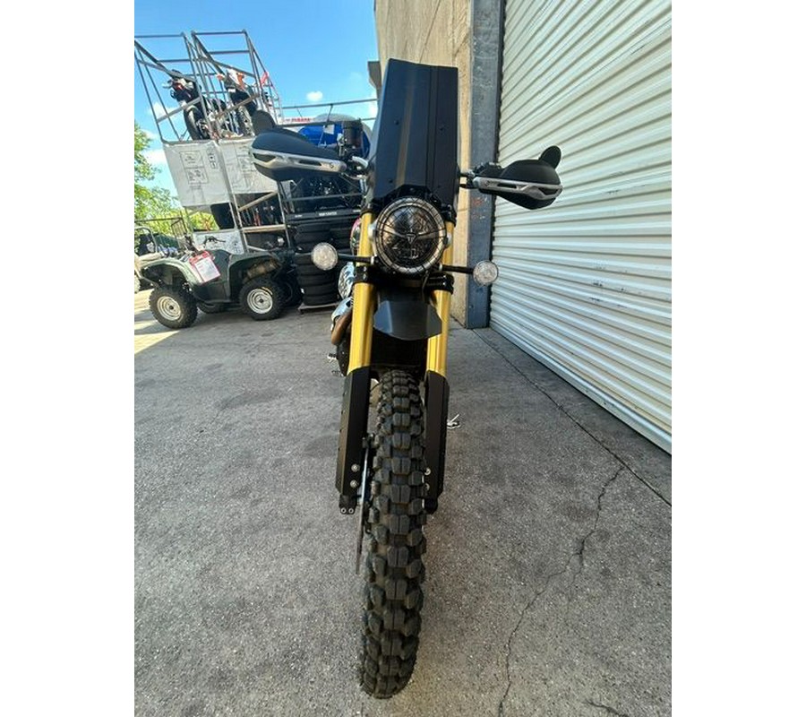 2025 Triumph Scrambler 1200 XE