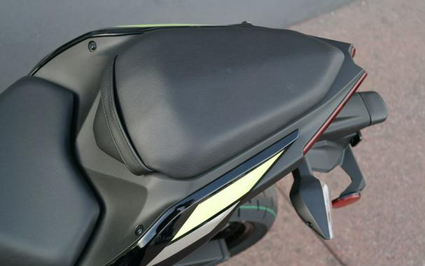 2026 Kawasaki Ninja 500 ABS Metallic Yellowish GreenEbony