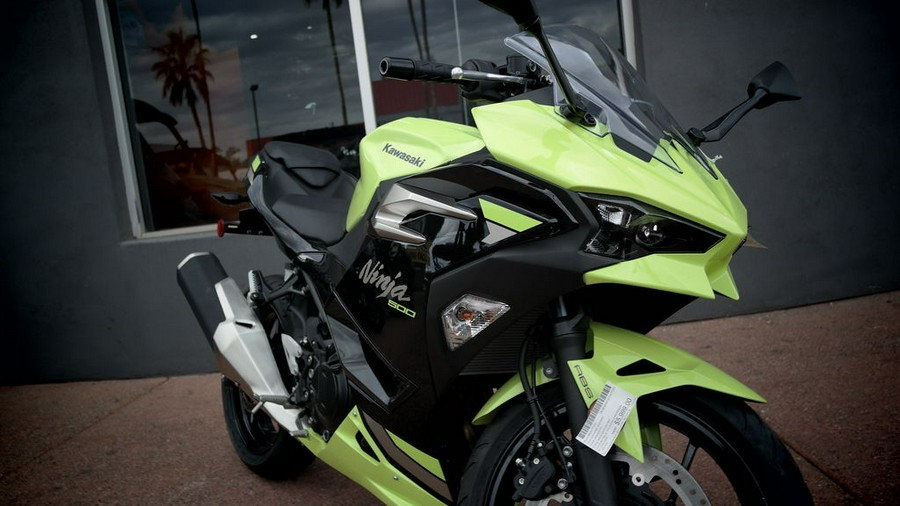 2026 Kawasaki Ninja® 500 ABS Metallic Yellowish Green/Ebony