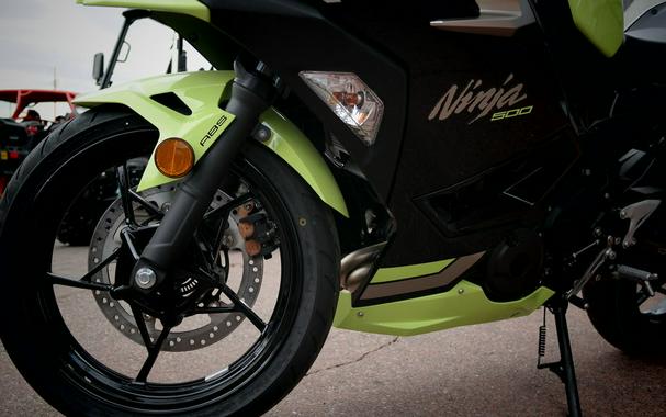 2026 Kawasaki Ninja® 500 ABS Metallic Yellowish Green/Ebony