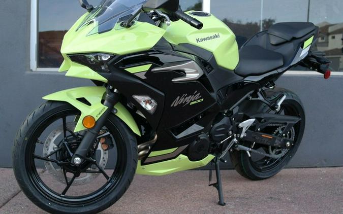 2026 Kawasaki Ninja 500 ABS Metallic Yellowish GreenEbony