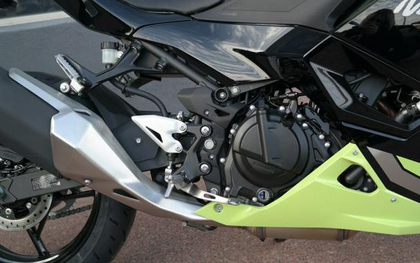 2026 Kawasaki Ninja 500 ABS Metallic Yellowish GreenEbony