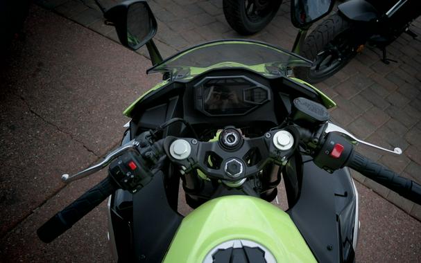 2026 Kawasaki Ninja® 500 ABS Metallic Yellowish Green/Ebony