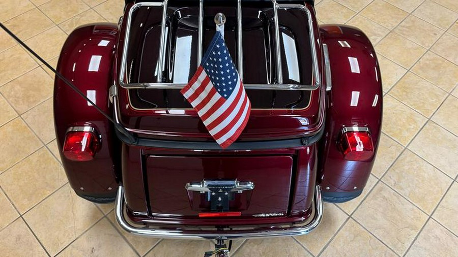 2015 Harley-Davidson® FLHTCUTG - Tri-Glide® Ultra