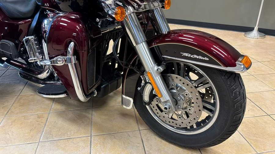 2015 Harley-Davidson® FLHTCUTG - Tri-Glide® Ultra