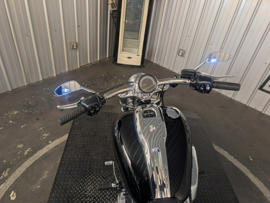 2025 Harley-Davidson BREAKOUT