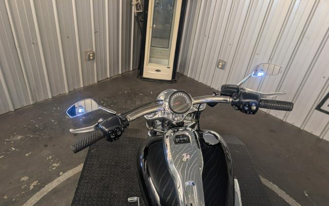2025 Harley-Davidson BREAKOUT