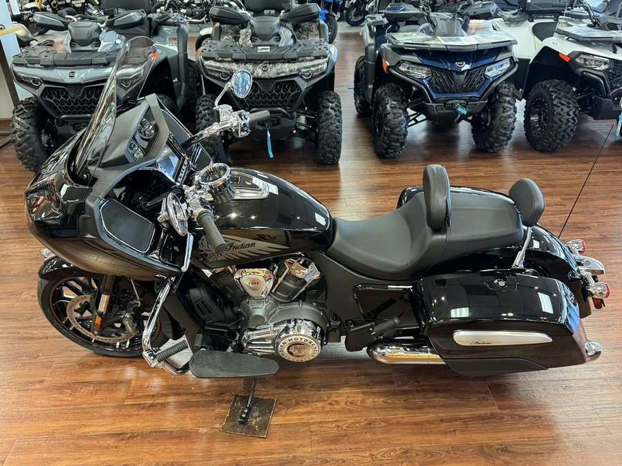 2022 Indian Motorcycle® Challenger® Limited Black Metallic