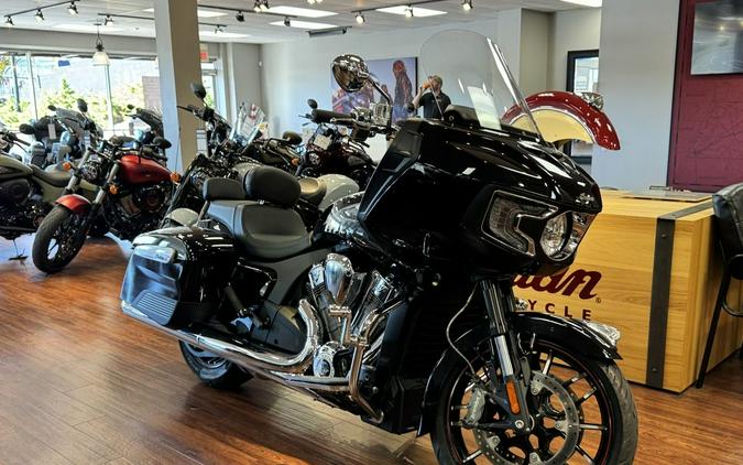 2022 Indian Motorcycle® Challenger® Limited Black Metallic