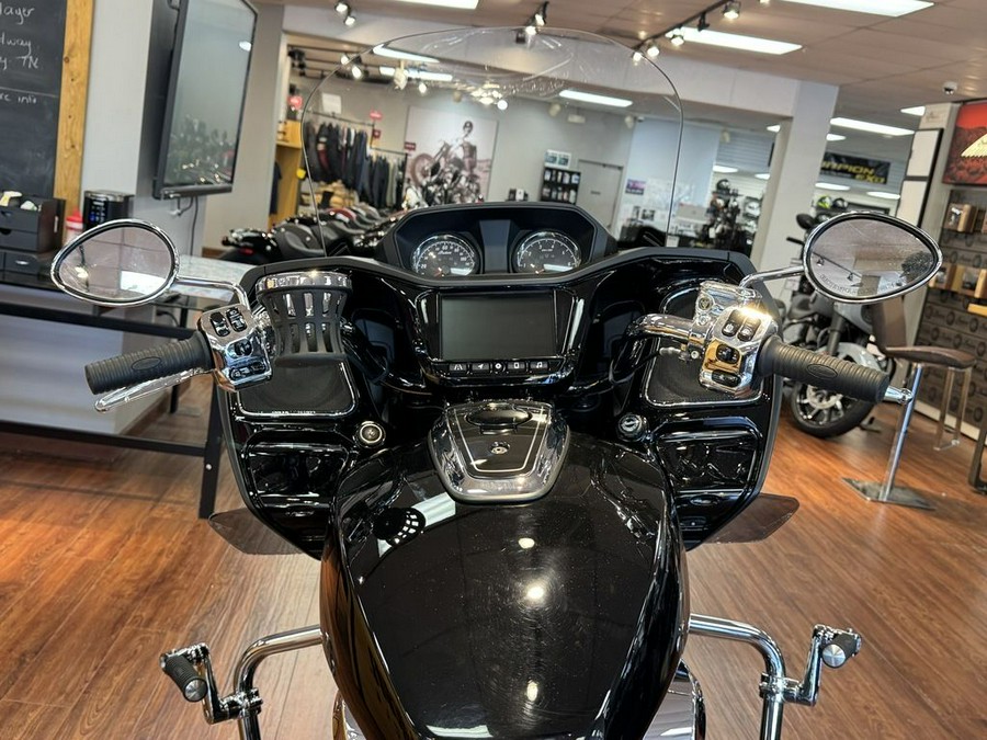 2022 Indian Motorcycle® Challenger® Limited Black Metallic