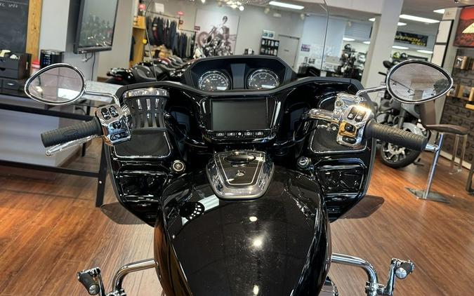 2022 Indian Motorcycle® Challenger® Limited Black Metallic