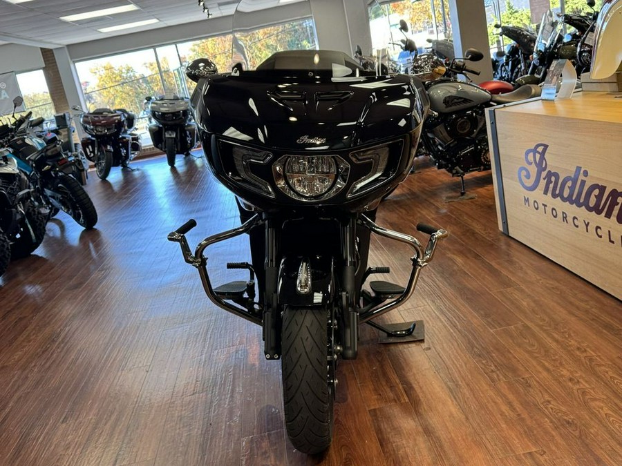 2022 Indian Motorcycle® Challenger® Limited Black Metallic