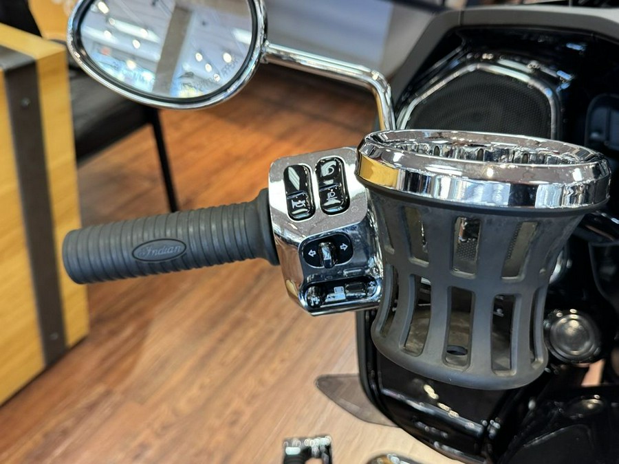 2022 Indian Motorcycle® Challenger® Limited Black Metallic