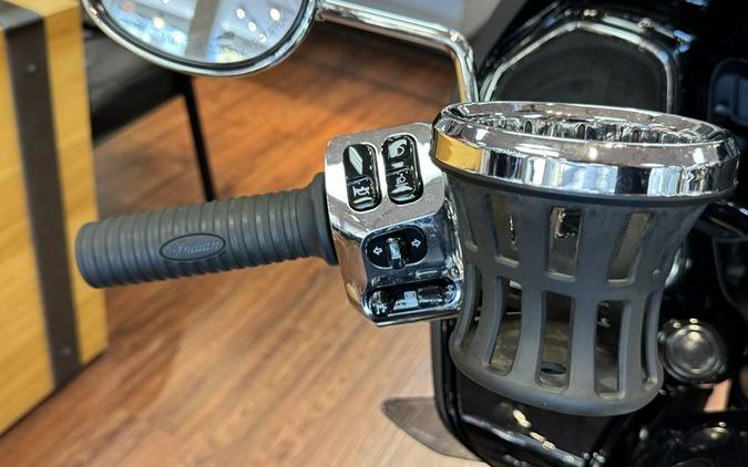 2022 Indian Motorcycle® Challenger® Limited Black Metallic