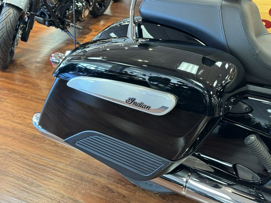 2022 Indian Motorcycle® Challenger® Limited Black Metallic