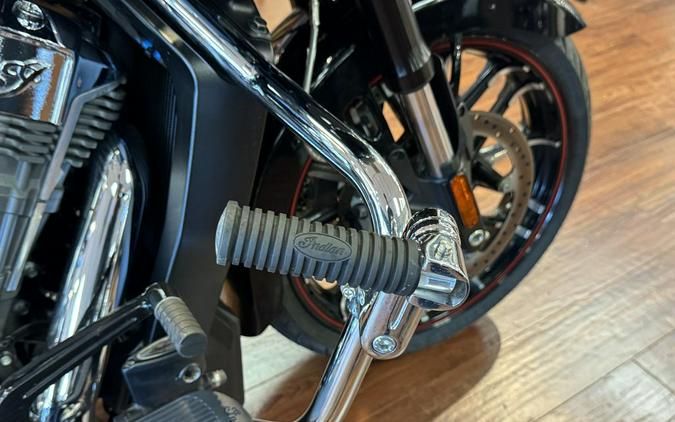 2022 Indian Motorcycle® Challenger® Limited Black Metallic