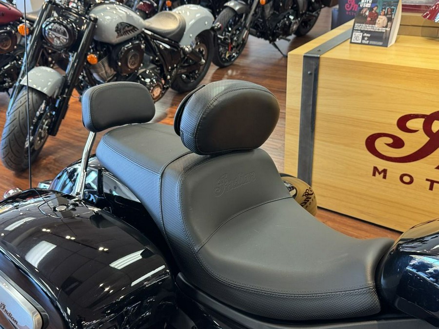 2022 Indian Motorcycle® Challenger® Limited Black Metallic