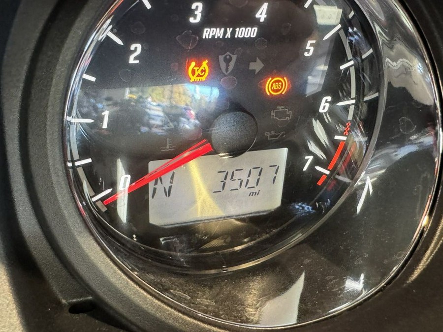 2022 Indian Motorcycle® Challenger® Limited Black Metallic