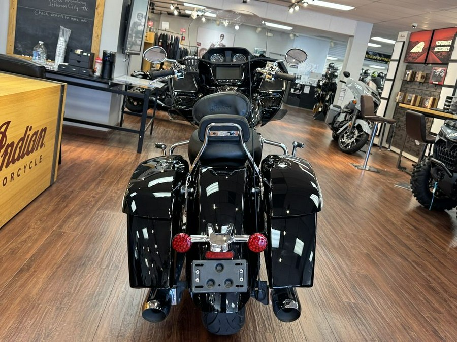 2022 Indian Motorcycle® Challenger® Limited Black Metallic