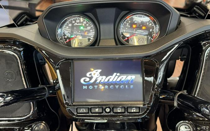 2022 Indian Motorcycle® Challenger® Limited Black Metallic