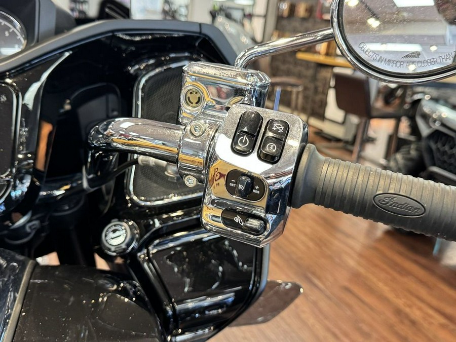 2022 Indian Motorcycle® Challenger® Limited Black Metallic