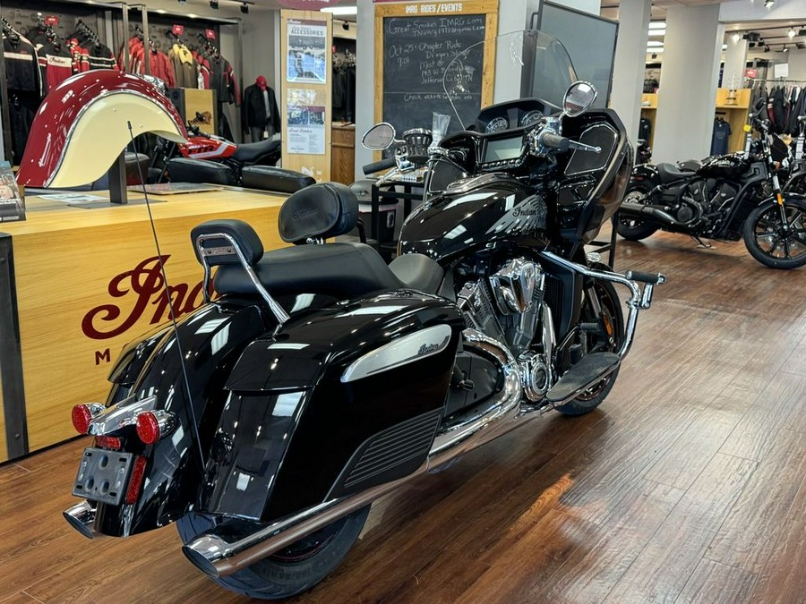 2022 Indian Motorcycle® Challenger® Limited Black Metallic