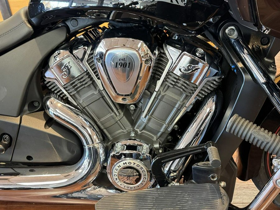 2022 Indian Motorcycle® Challenger® Limited Black Metallic