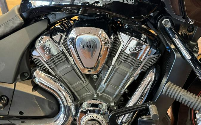 2022 Indian Motorcycle® Challenger® Limited Black Metallic