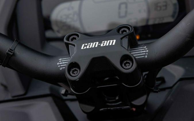 2026 Can-Am Outlander X Mr 1000R Granite Grey
