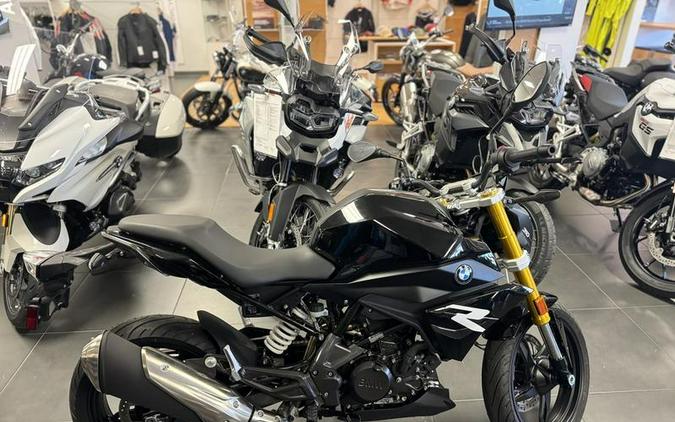 2023 BMW G 310 R Triple Black