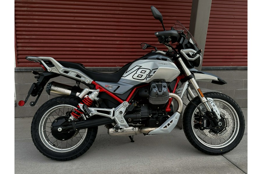 2025 Moto Guzzi V85 TT