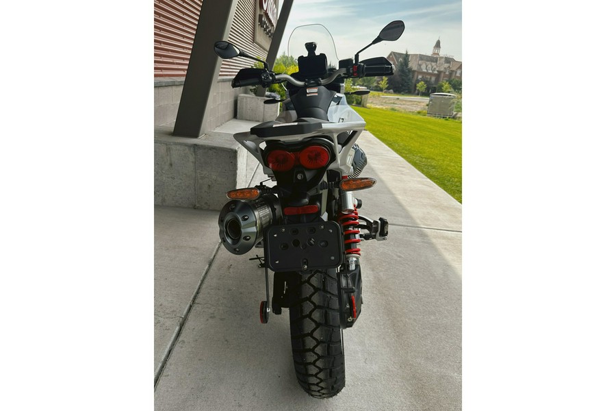 2025 Moto Guzzi V85 TT