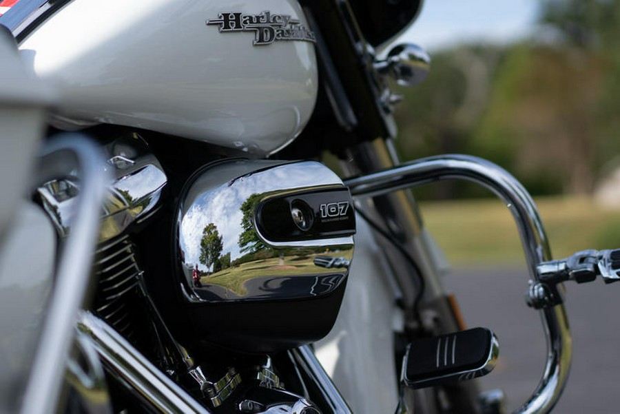 2017 Harley-Davidson® FLHXS - Street Glide® Special