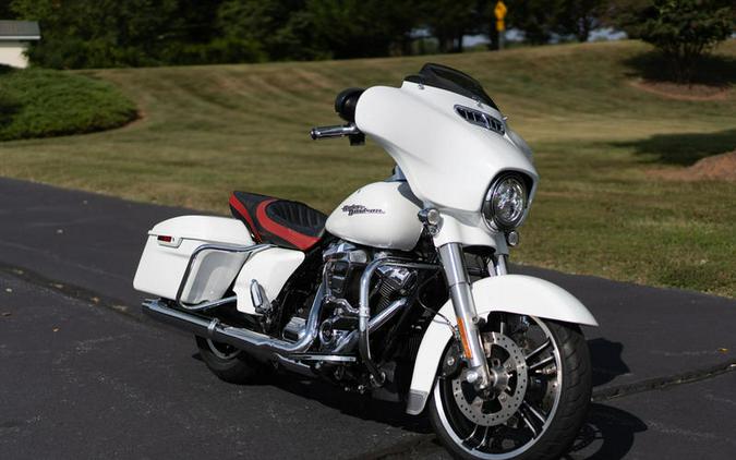 2017 Harley-Davidson® FLHXS - Street Glide® Special