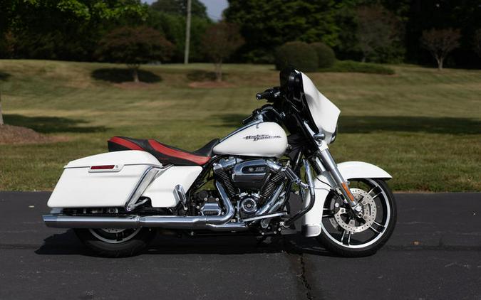 2017 Harley-Davidson® FLHXS - Street Glide® Special