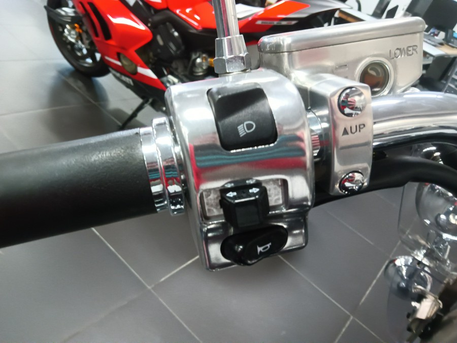 2005 Yamaha Royal Star® Tour Deluxe