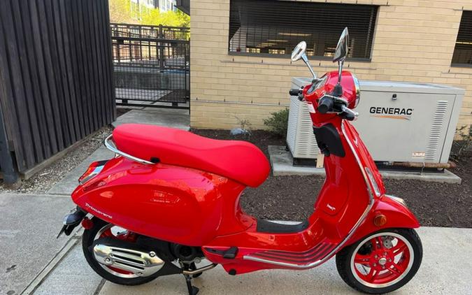 2025 Vespa Primavera 150 RED