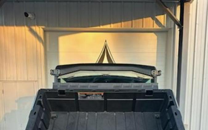 2026 Can-Am® Defender XT CAB HD11 With 10.25 in.display