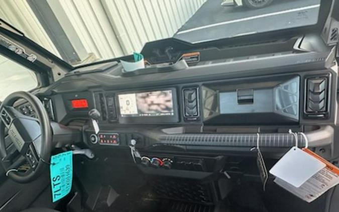 2026 Can-Am® Defender XT CAB HD11 With 10.25 in.display