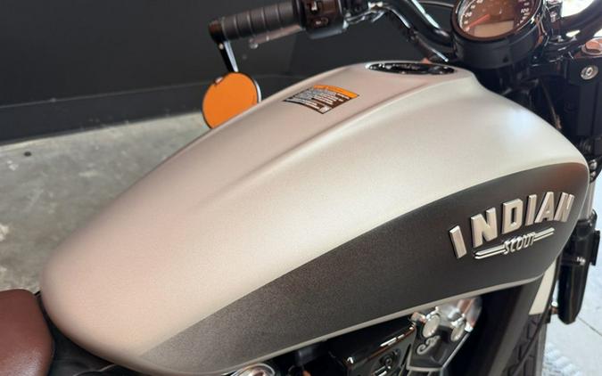 2023 Indian Scout Bobber ABS Silver Quartz Smoke