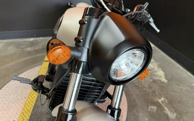2023 Indian Scout Bobber ABS Silver Quartz Smoke