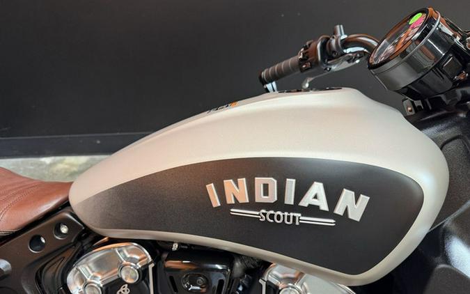 2023 Indian Scout Bobber ABS Silver Quartz Smoke