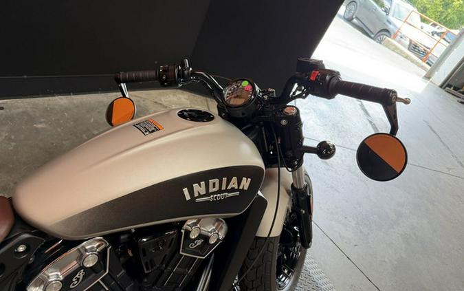 2023 Indian Scout Bobber ABS Silver Quartz Smoke