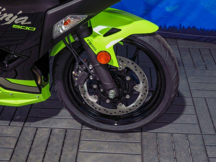 2026 Kawasaki Ninja 500 ABS Metallic Yellowish GreenEbony