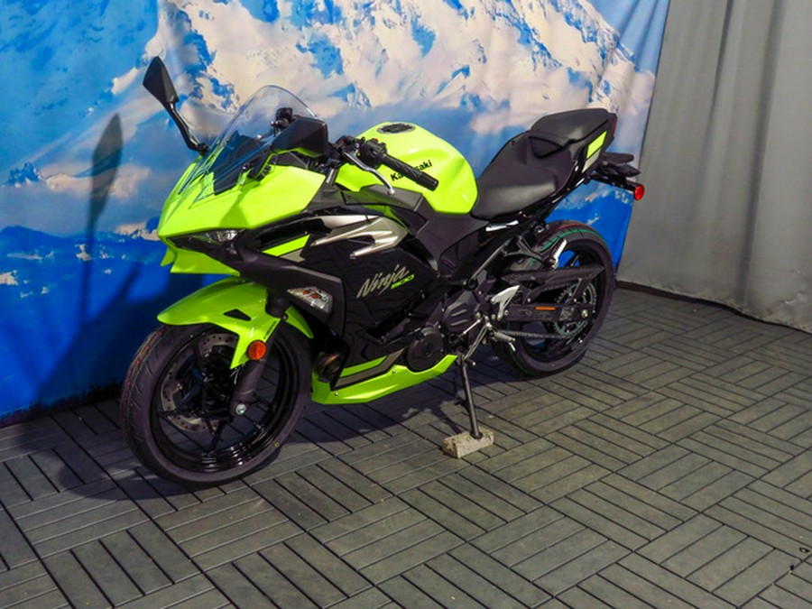 2026 Kawasaki Ninja 500 ABS Metallic Yellowish GreenEbony