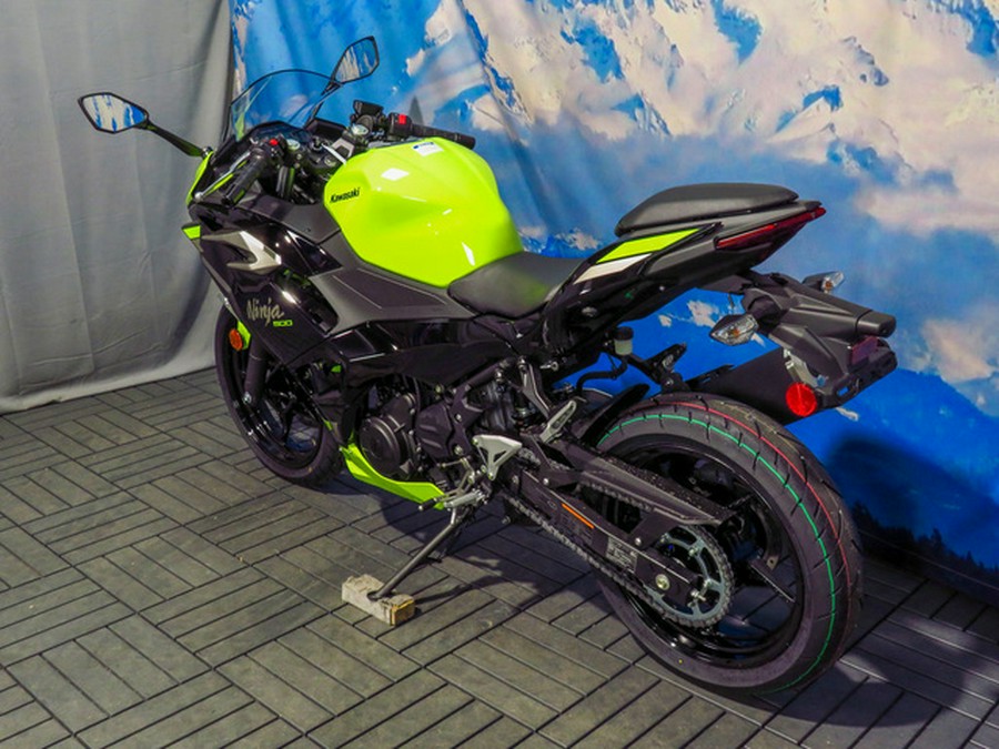 2026 Kawasaki Ninja 500 ABS Metallic Yellowish GreenEbony